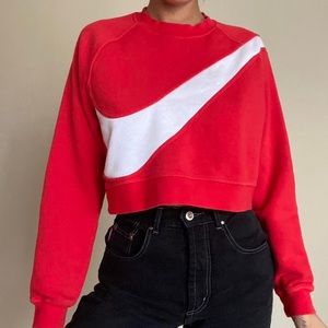 Women’s Red Nike cropped sweatshirt!
